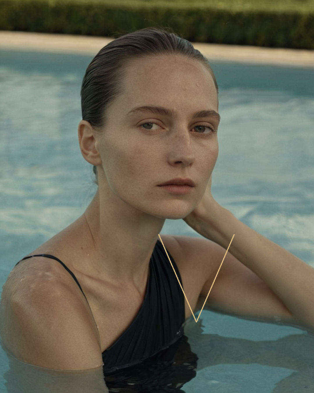 Soreluna lifestyle|scene=pool|aspect=4x5